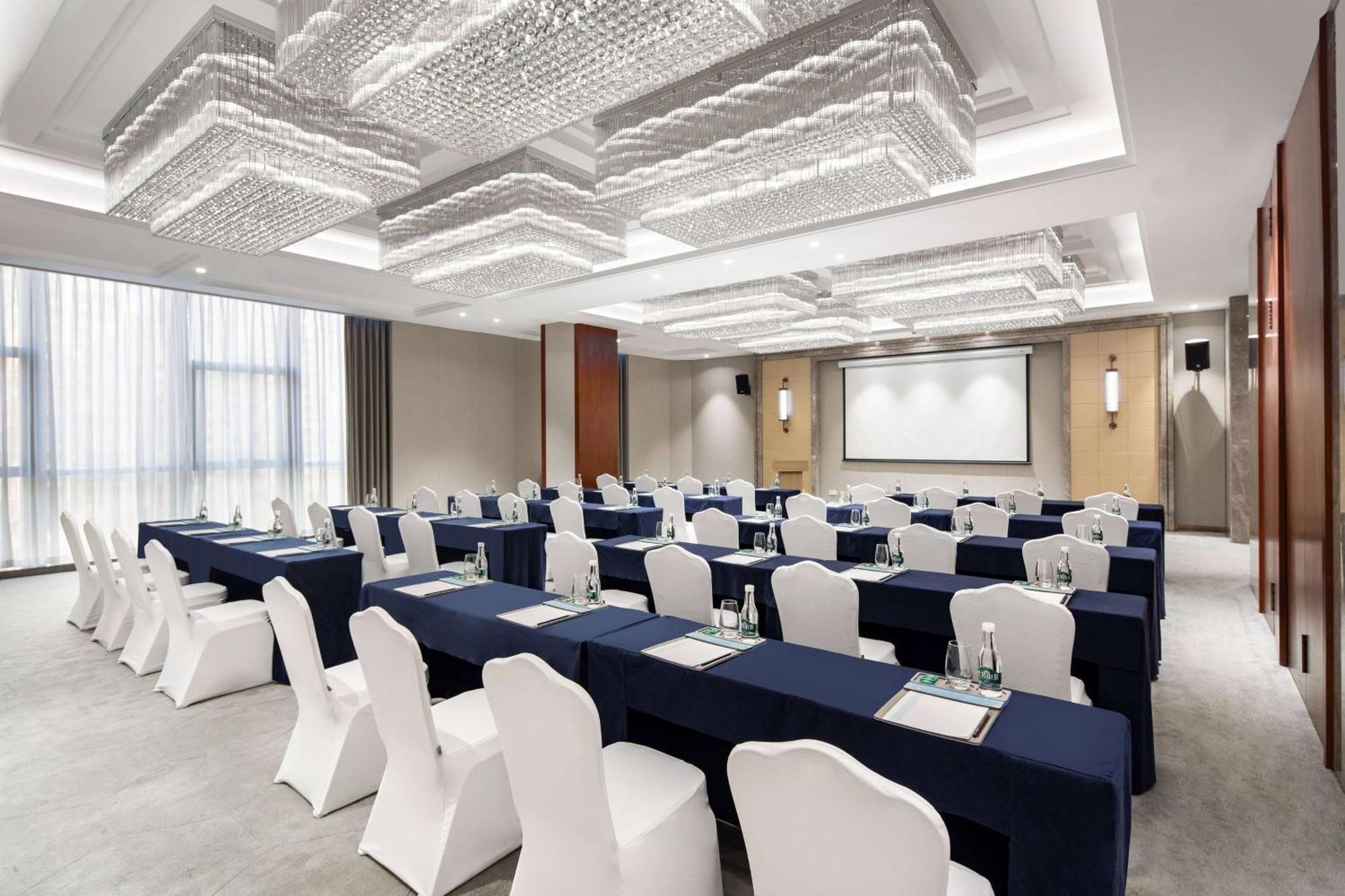 Kunming Huiyue Wyndham Hotel Екстер'єр фото
