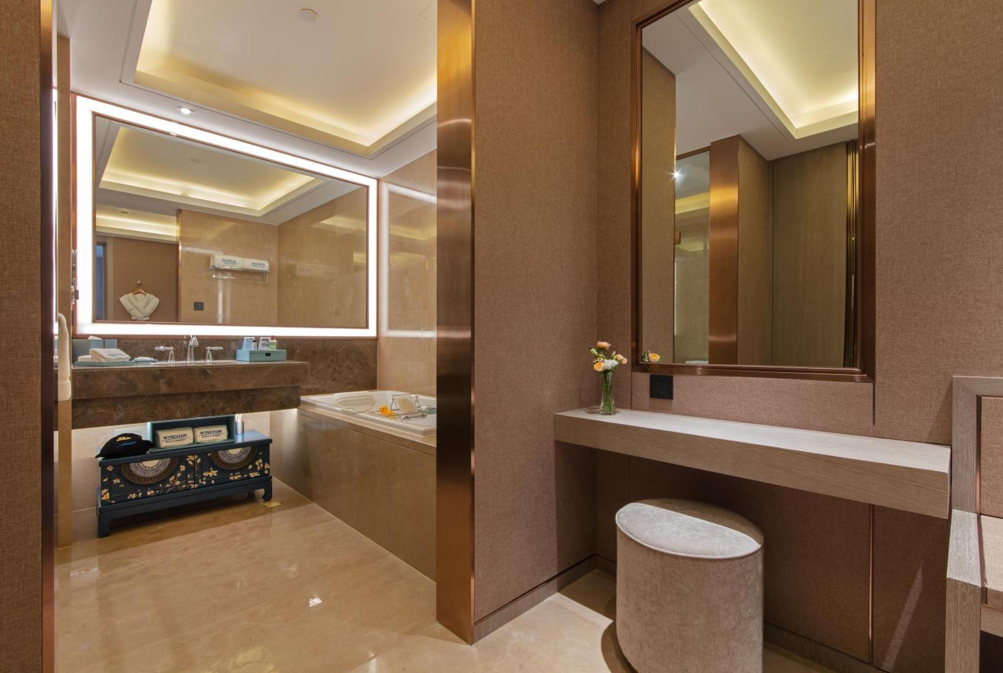 Kunming Huiyue Wyndham Hotel Екстер'єр фото